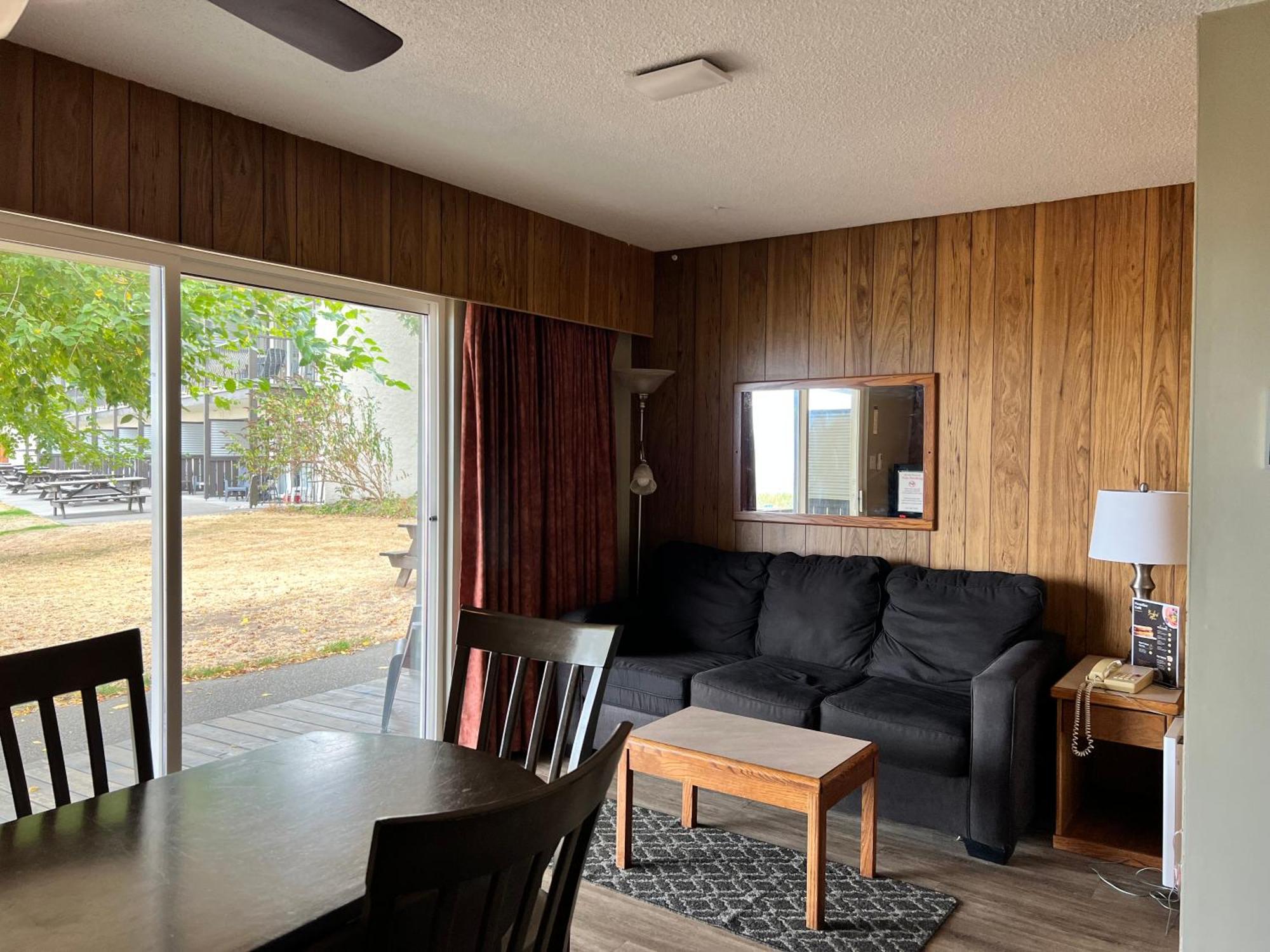 Sea Edge Motel Parksville Zimmer foto